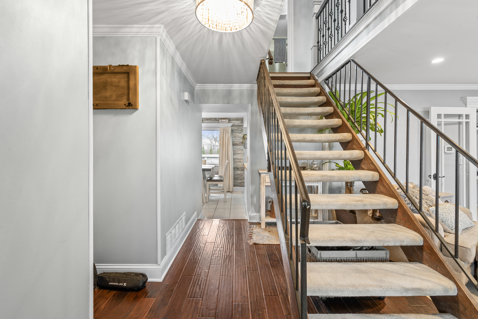 340 Stonehurst Lane, Roselle, IL 60172