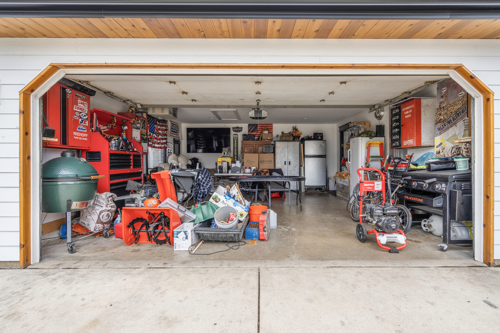 340 Stonehurst Lane, Roselle, IL 60172