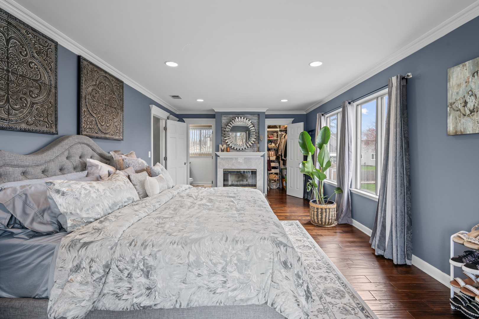 340 Stonehurst Lane, Roselle, IL 60172