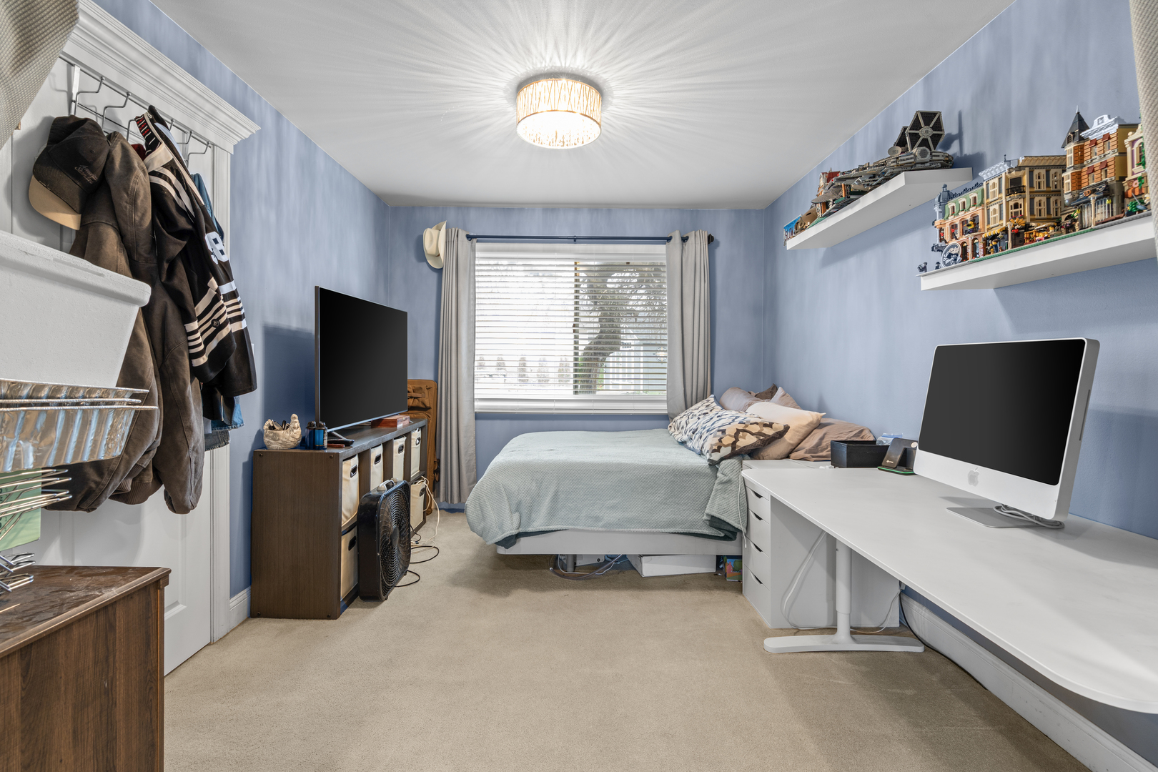 340 Stonehurst Lane, Roselle, IL 60172