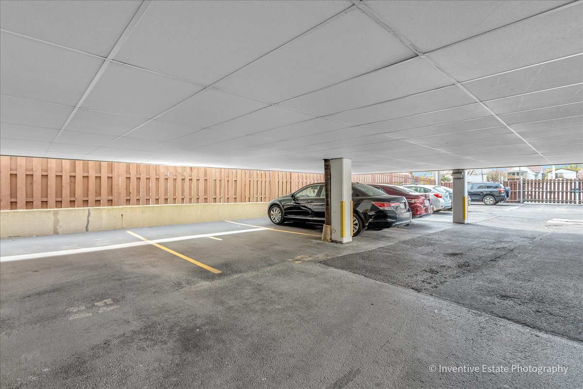 201 S Maple Avenue #111, Oak Park, IL 60302