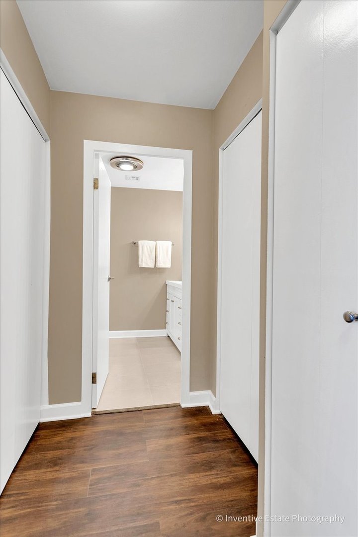 201 S Maple Avenue #111, Oak Park, IL 60302