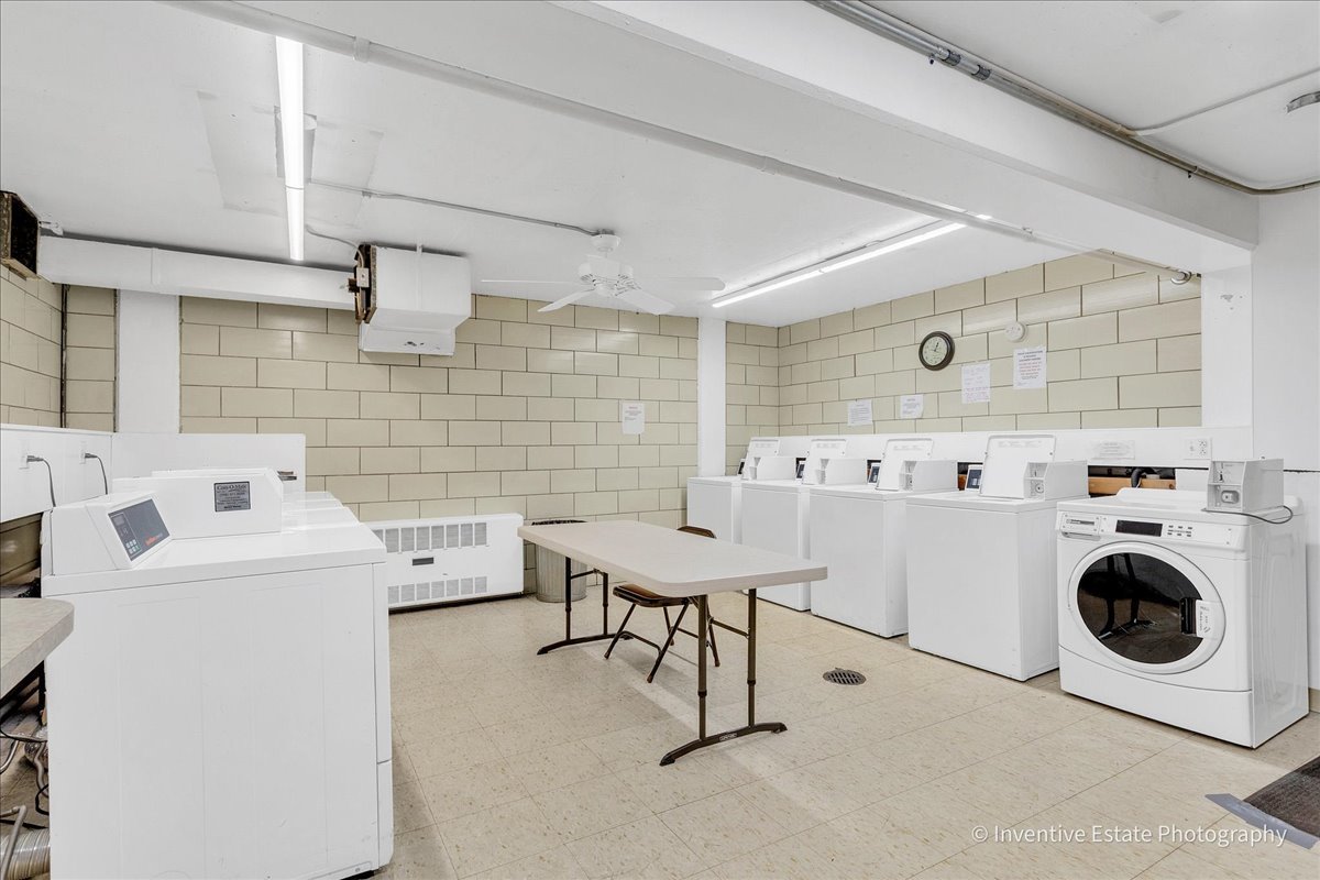 201 S Maple Avenue #111, Oak Park, IL 60302