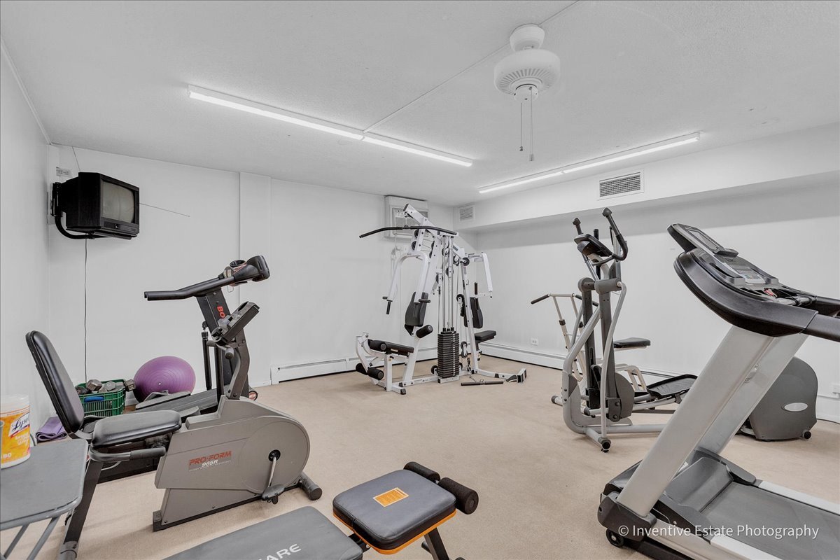 201 S Maple Avenue #111, Oak Park, IL 60302