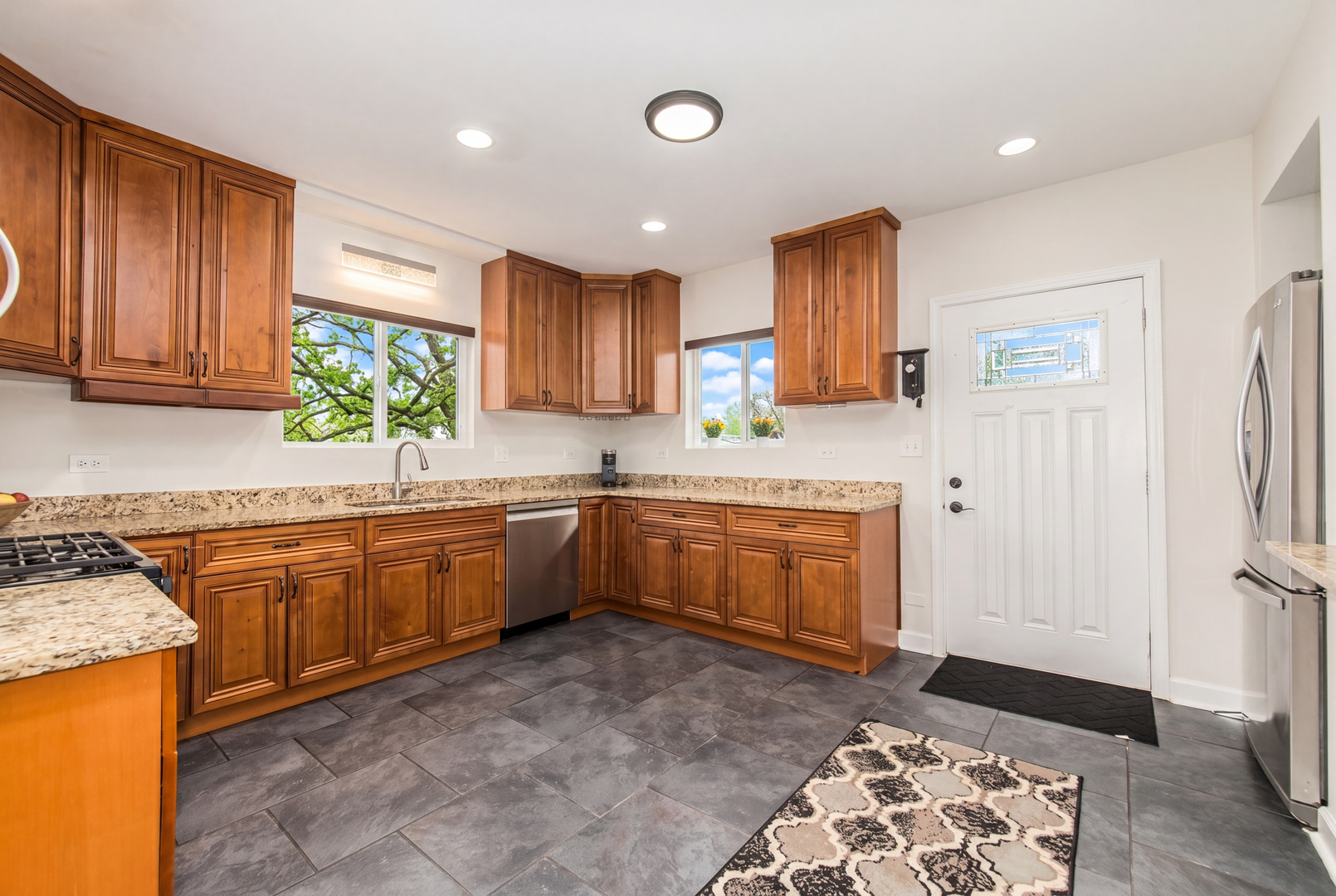 2415 Maple Avenue, Downers Grove, IL 60515