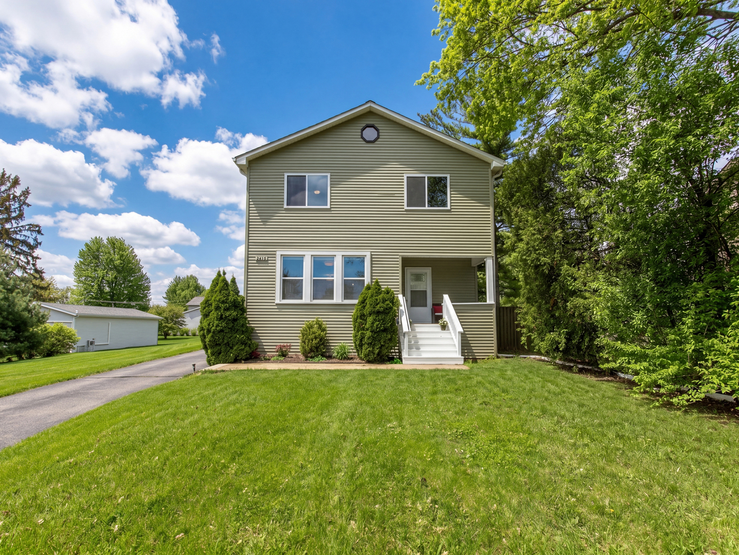 2415 Maple Avenue, Downers Grove, IL 60515