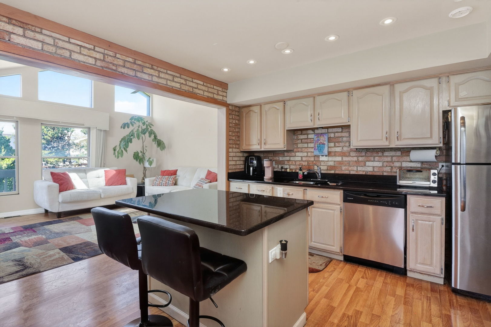 1170 Lancaster Court, Hoffman Estates, IL 60195