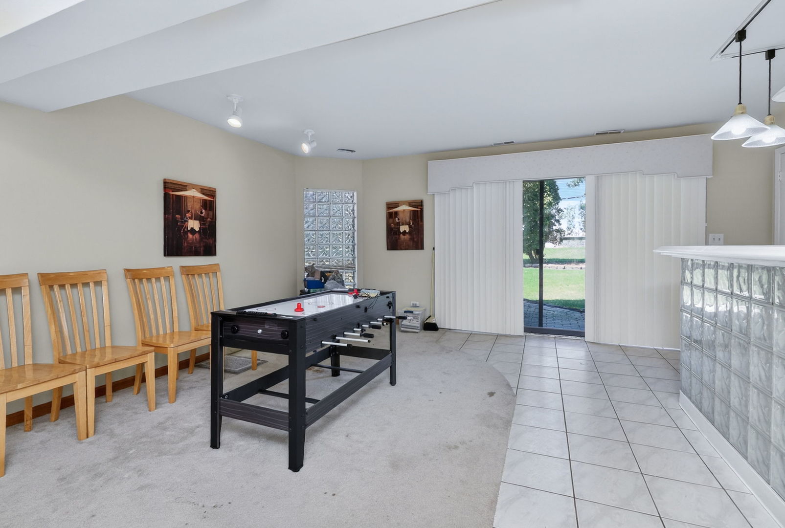 1170 Lancaster Court, Hoffman Estates, IL 60195