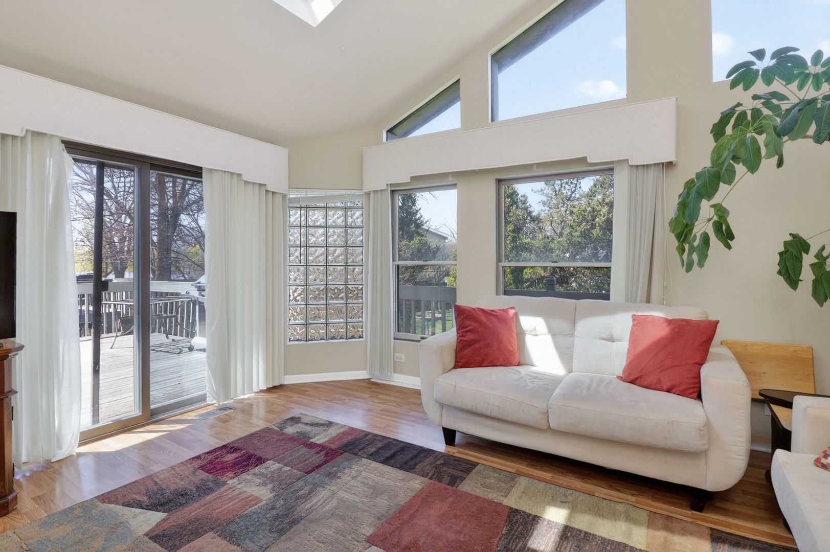 1170 Lancaster Court, Hoffman Estates, IL 60195