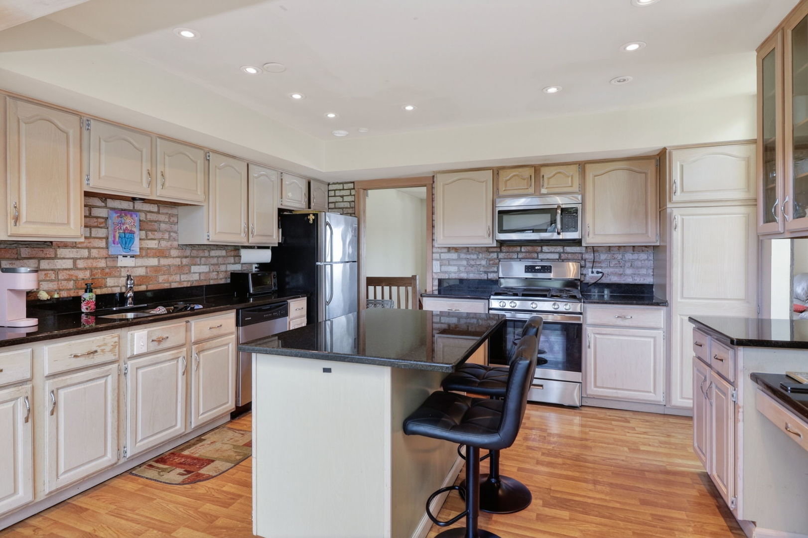 1170 Lancaster Court, Hoffman Estates, IL 60195