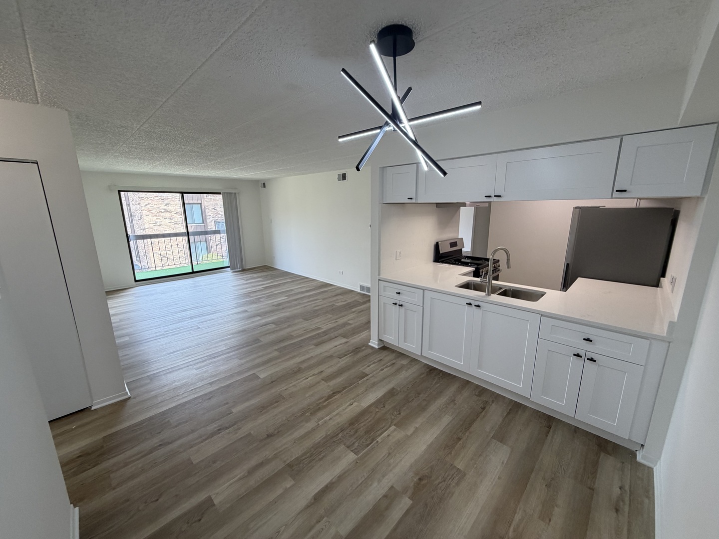 7531 175th Street #422, Tinley Park, IL 60477