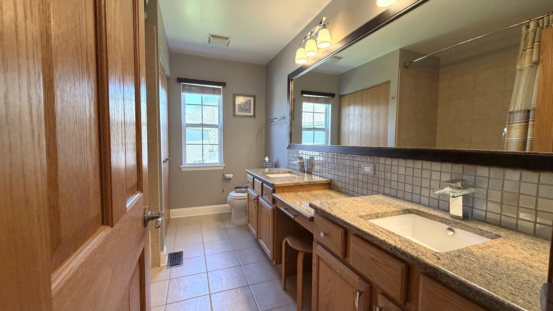 6 Glenview Court, Bolingbrook, IL 60490