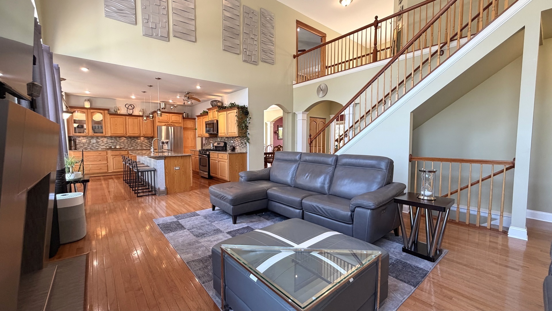 6 Glenview Court, Bolingbrook, IL 60490