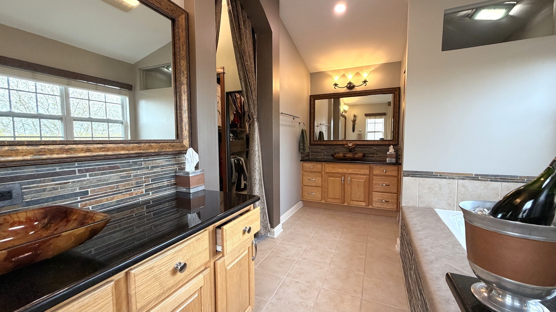 6 Glenview Court, Bolingbrook, IL 60490