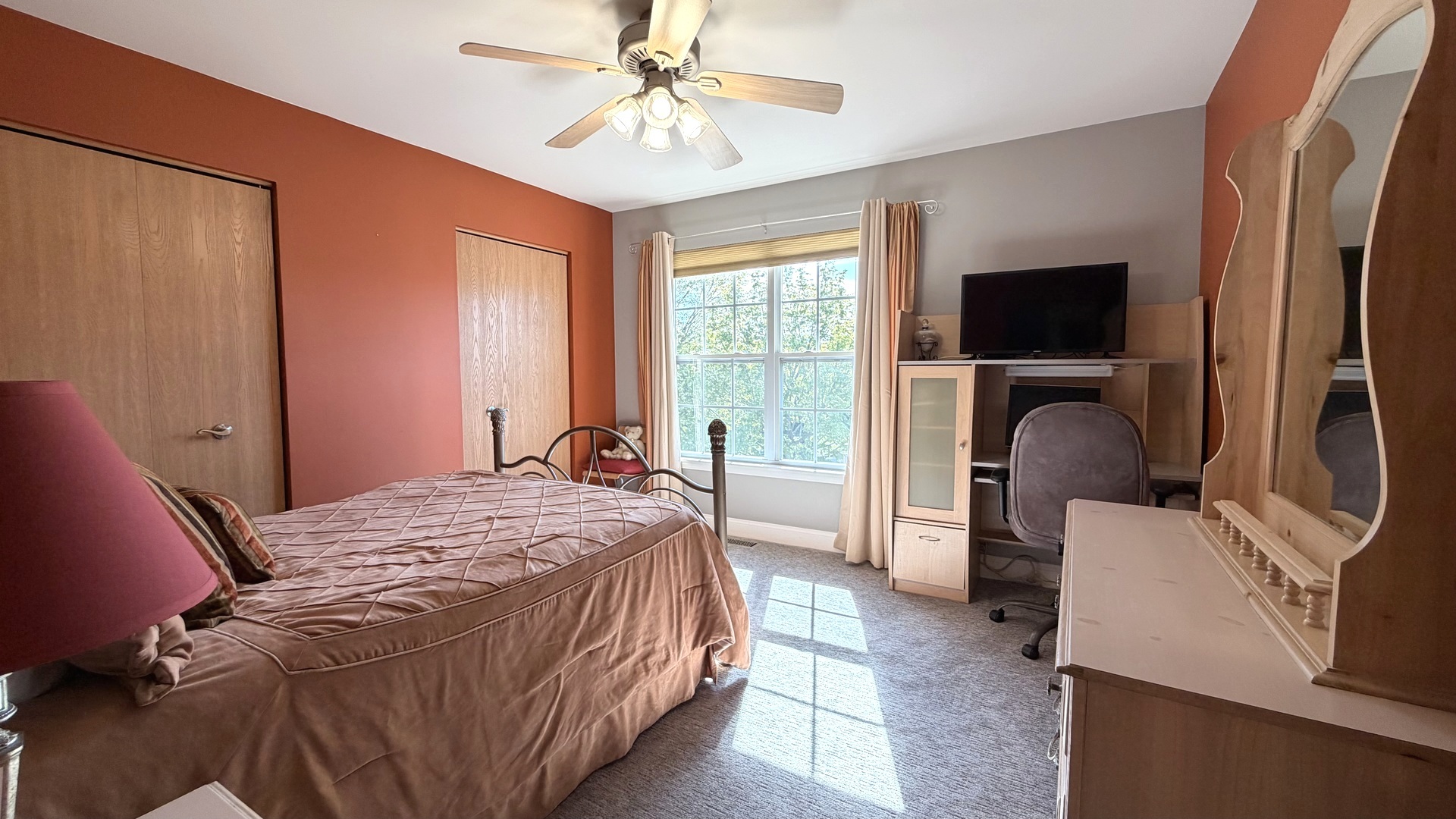 6 Glenview Court, Bolingbrook, IL 60490