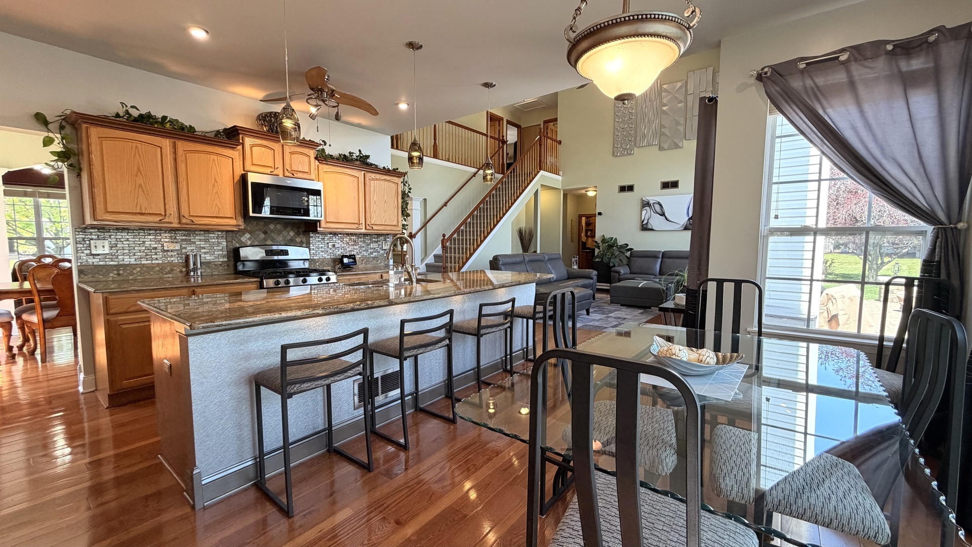 6 Glenview Court, Bolingbrook, IL 60490