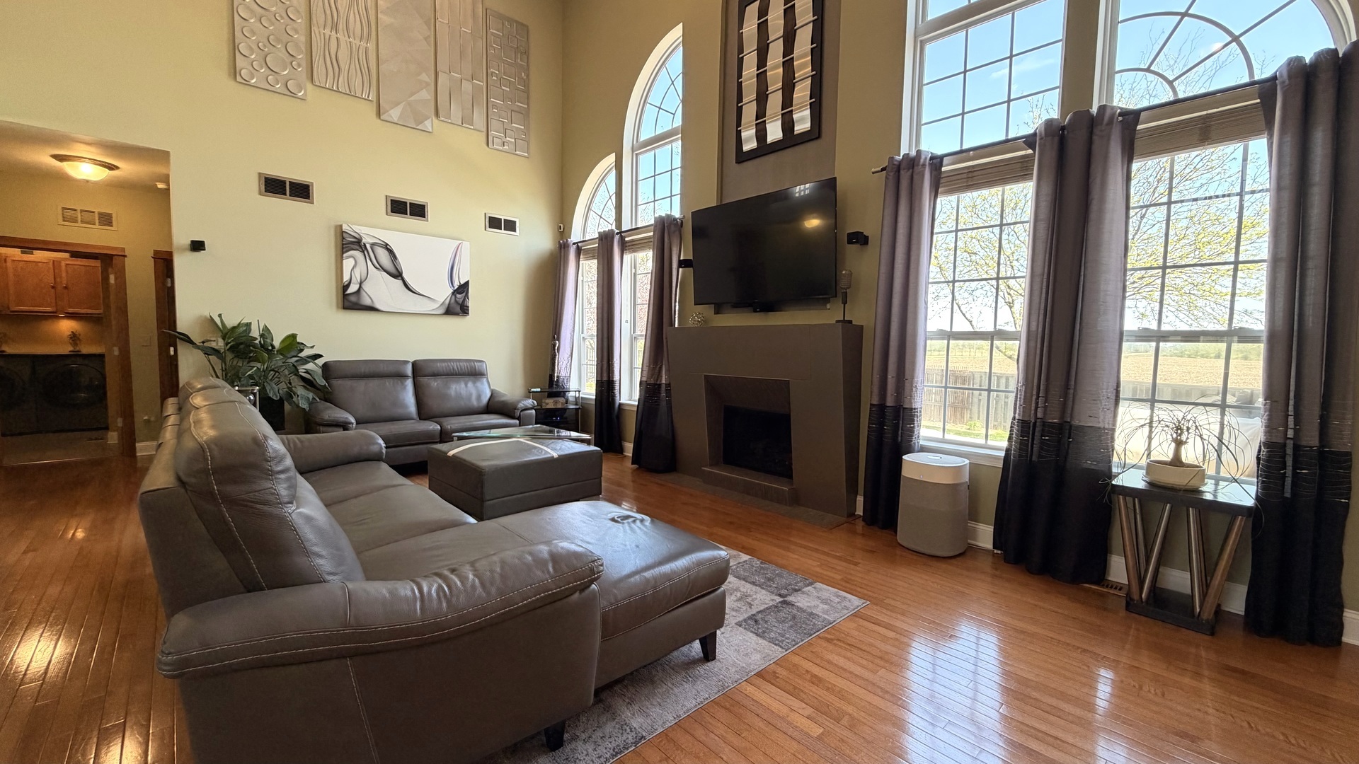 6 Glenview Court, Bolingbrook, IL 60490