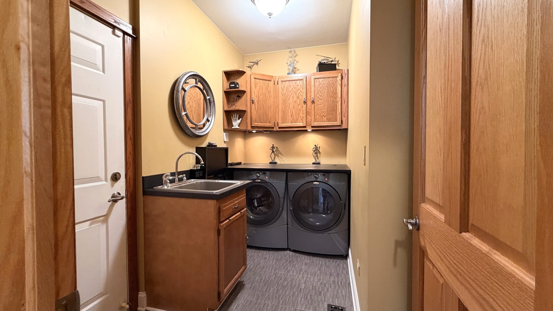 6 Glenview Court, Bolingbrook, IL 60490