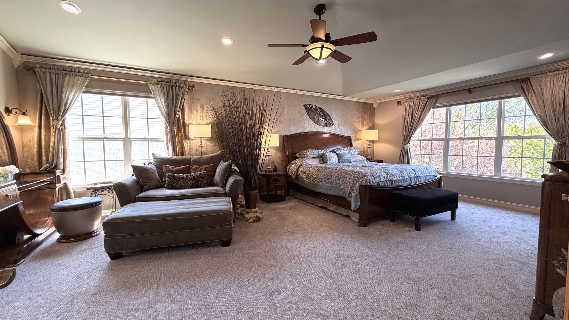 6 Glenview Court, Bolingbrook, IL 60490