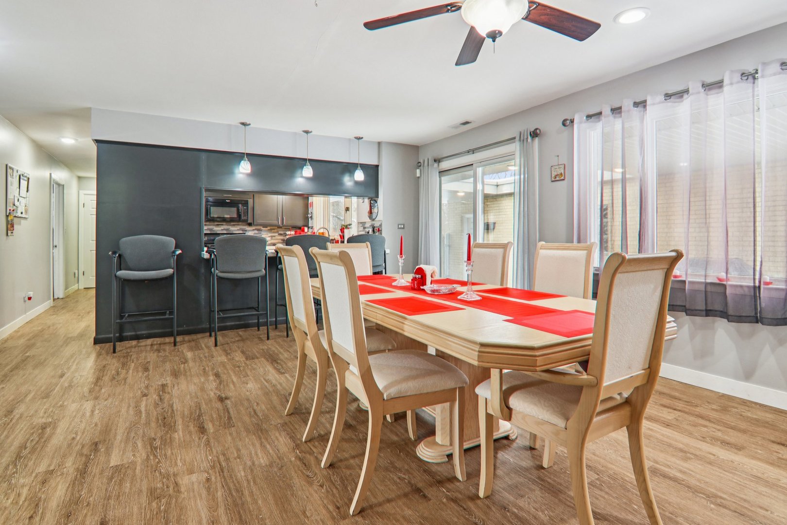 15134 Laramie Avenue, Oak Forest, IL 60452