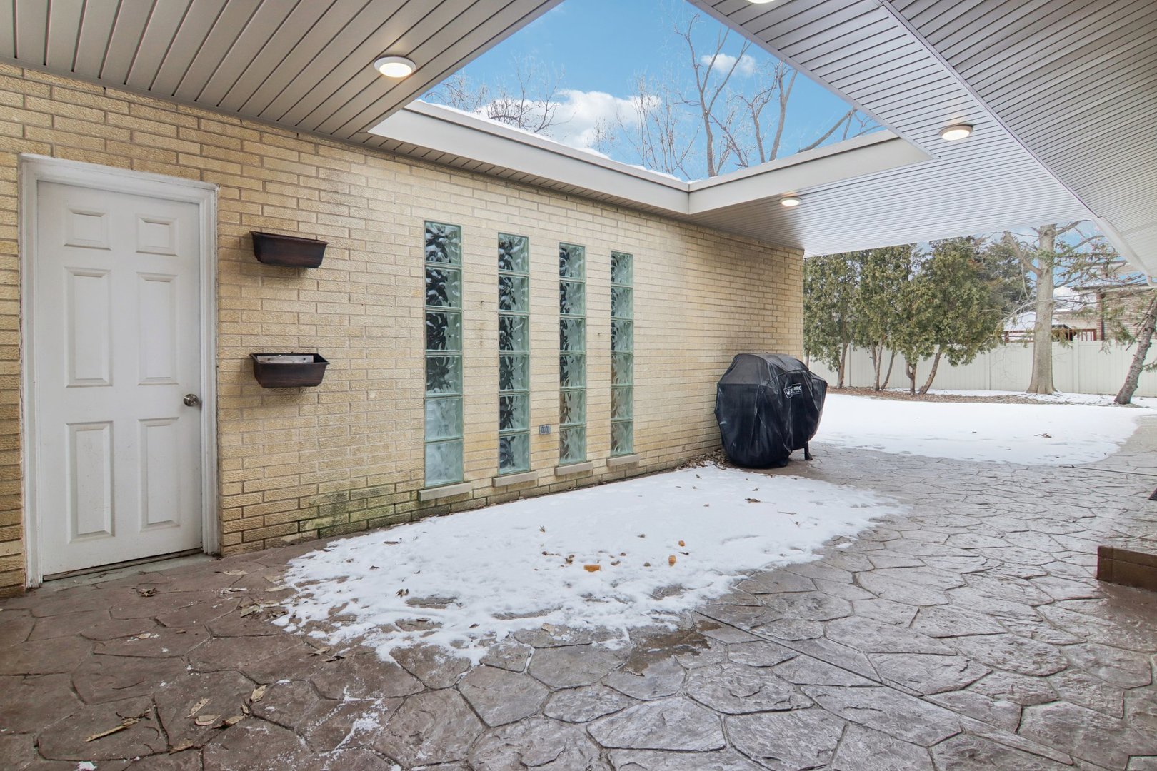 15134 Laramie Avenue, Oak Forest, IL 60452