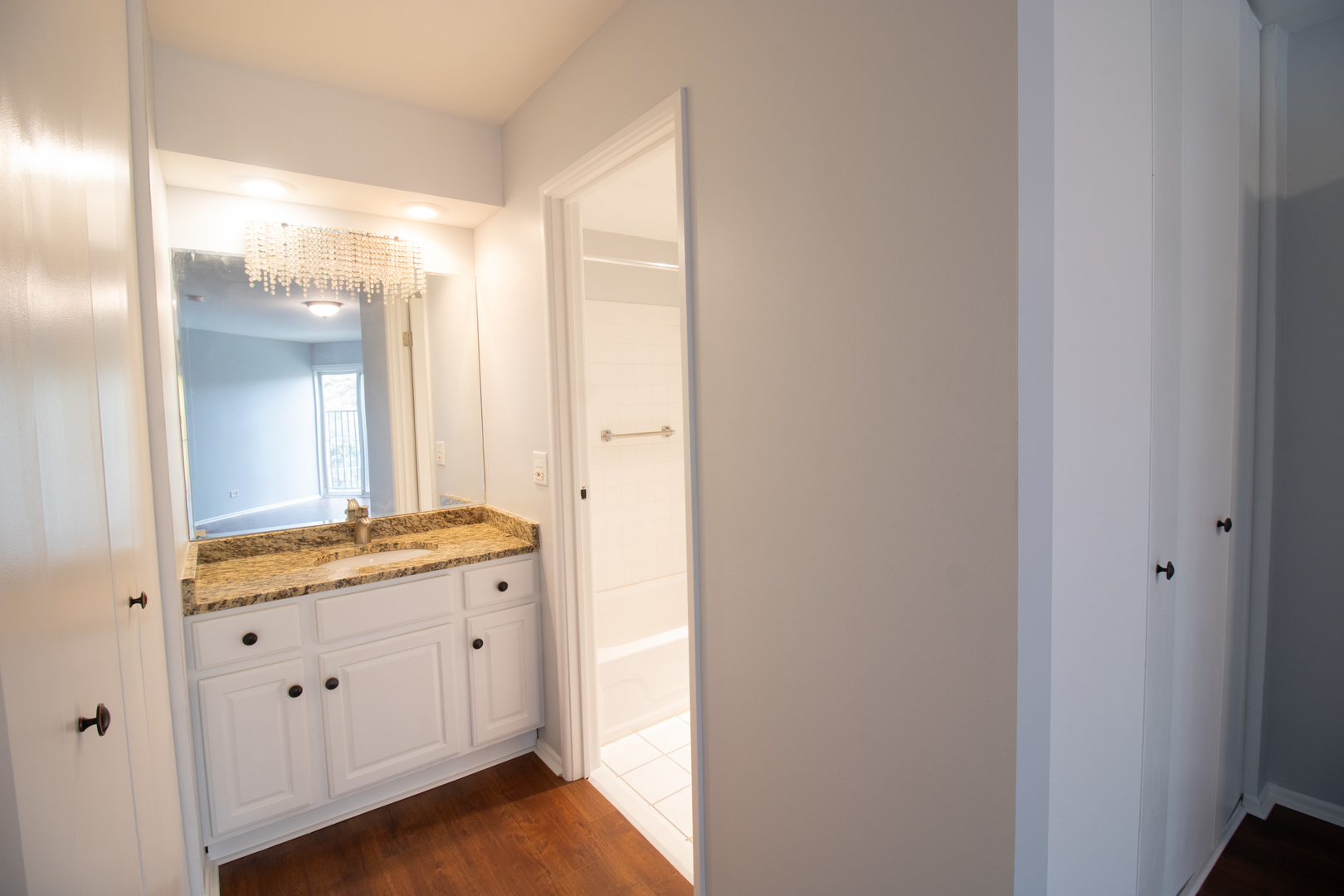 502 W Huntington Commons Road #339, Mount Prospect, IL 60056