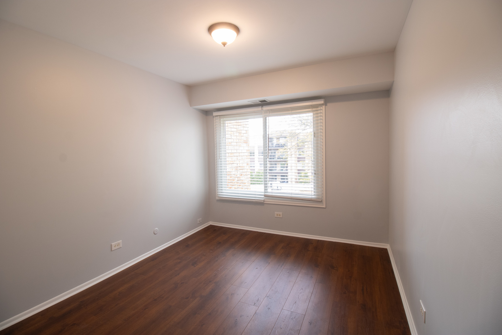 502 W Huntington Commons Road #339, Mount Prospect, IL 60056