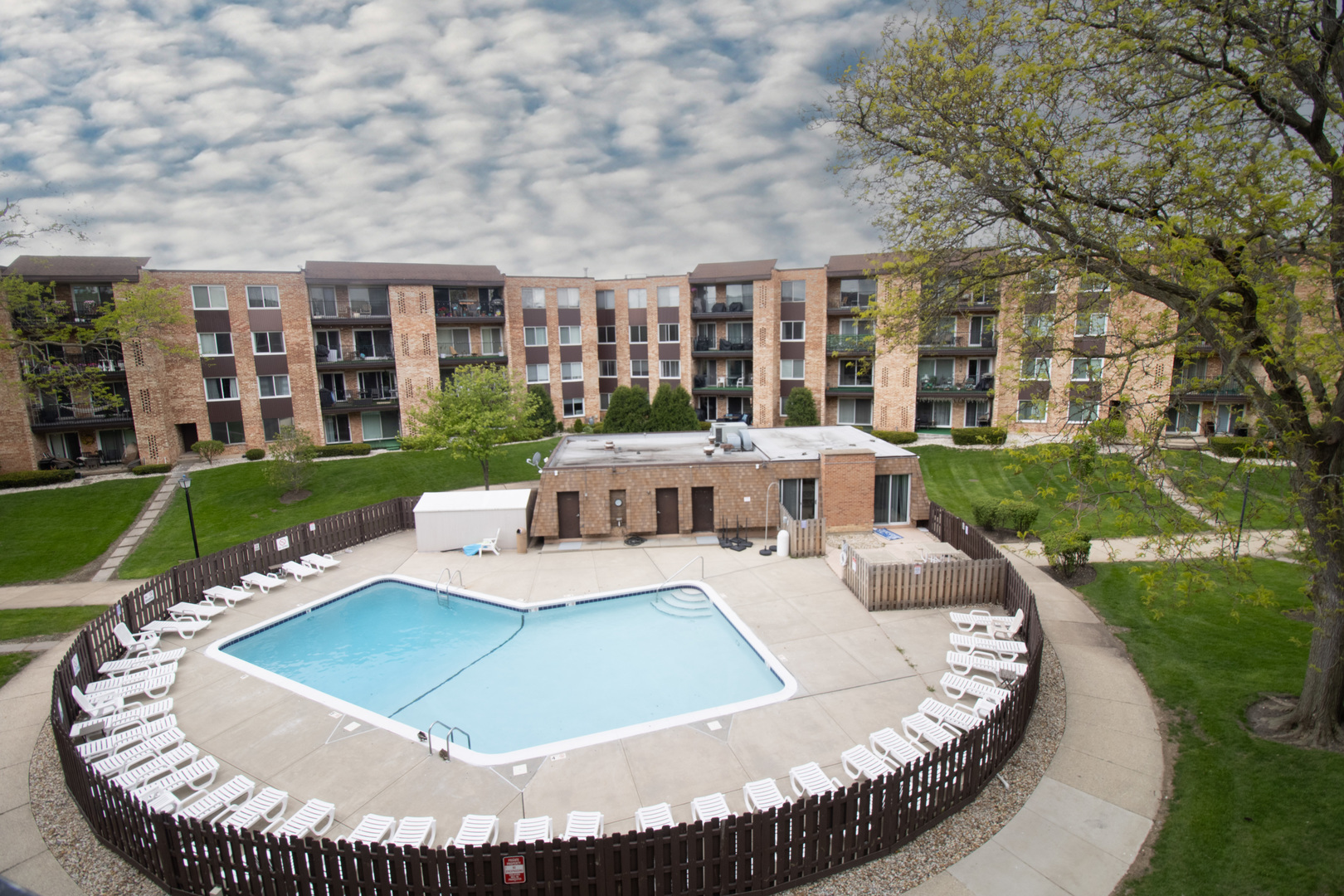 502 W Huntington Commons Road #339, Mount Prospect, IL 60056