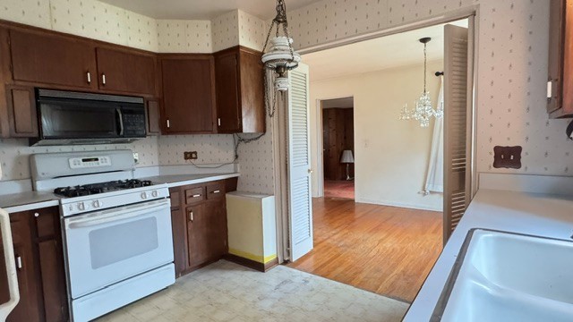 Glen Ellyn, IL 60137