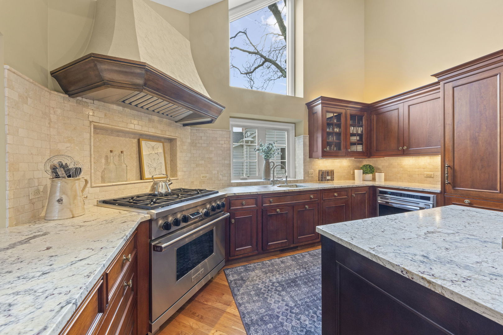 646 Highview Avenue, Glen Ellyn, IL 60137