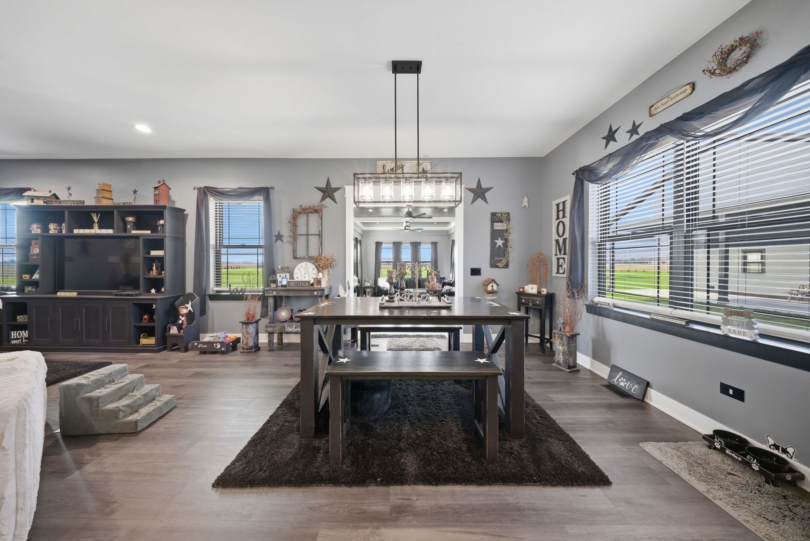 2401 N 4350th Road, Sheridan, IL 60551