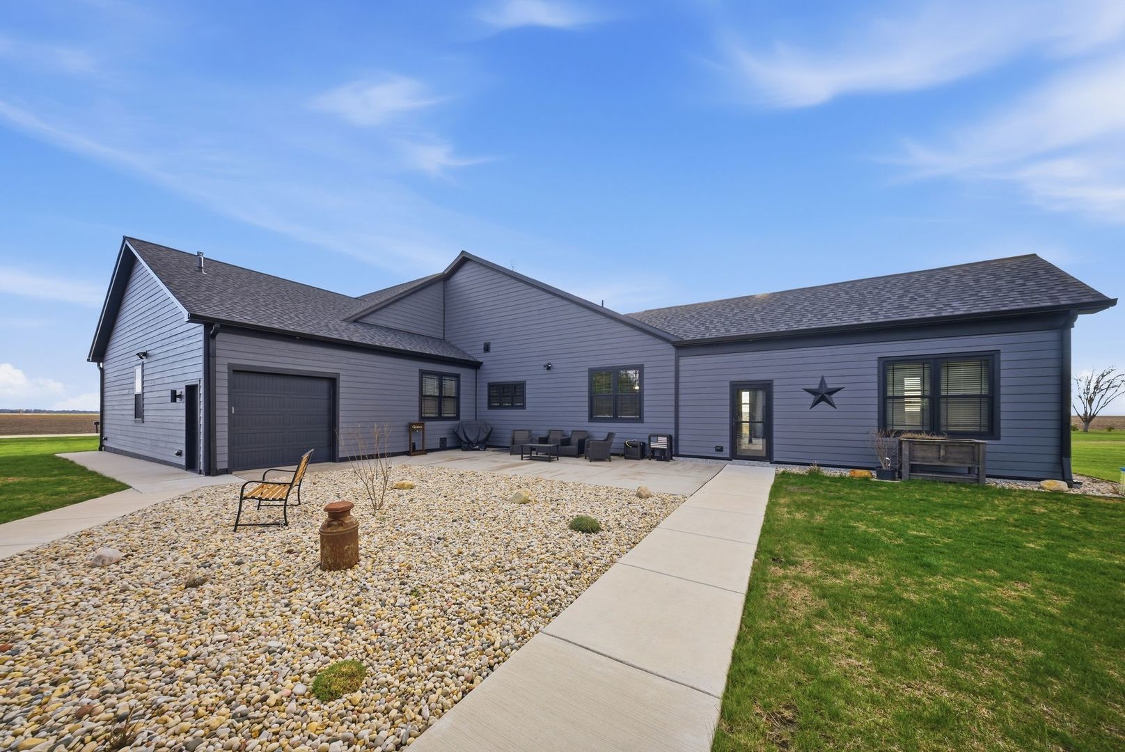 2401 N 4350th Road, Sheridan, IL 60551