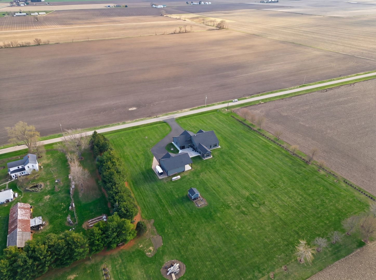 2401 N 4350th Road, Sheridan, IL 60551