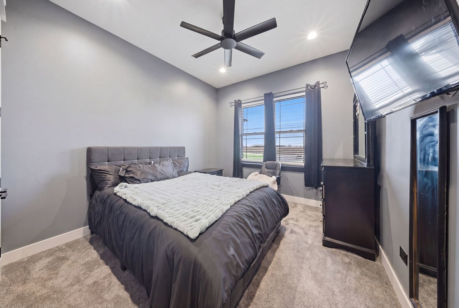 2401 N 4350th Road, Sheridan, IL 60551