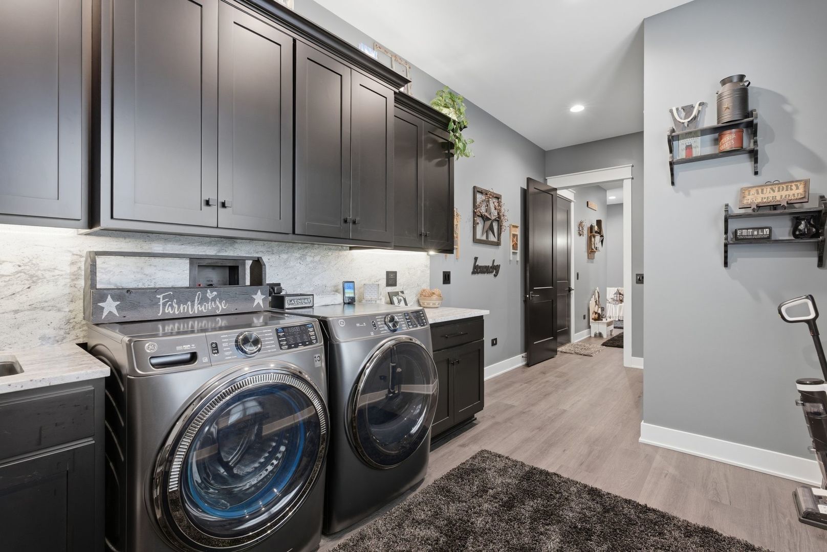 2401 N 4350th Road, Sheridan, IL 60551