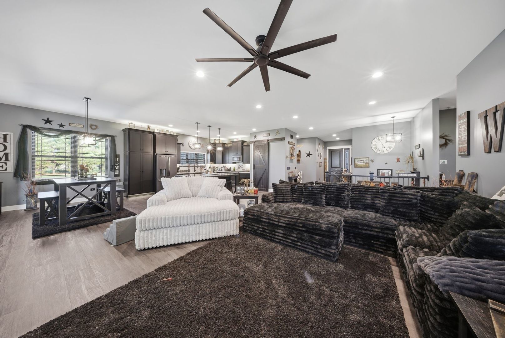 2401 N 4350th Road, Sheridan, IL 60551