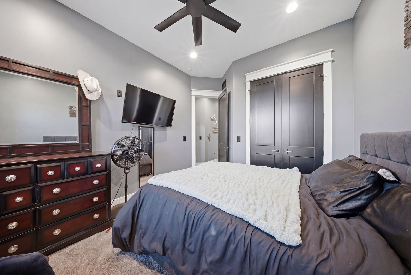 2401 N 4350th Road, Sheridan, IL 60551