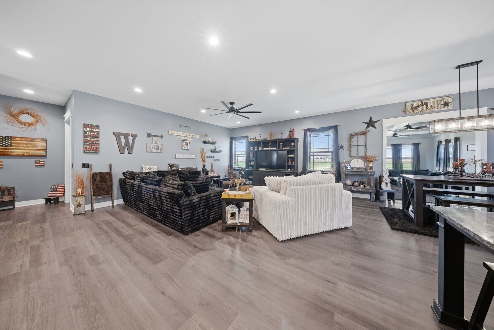 2401 N 4350th Road, Sheridan, IL 60551