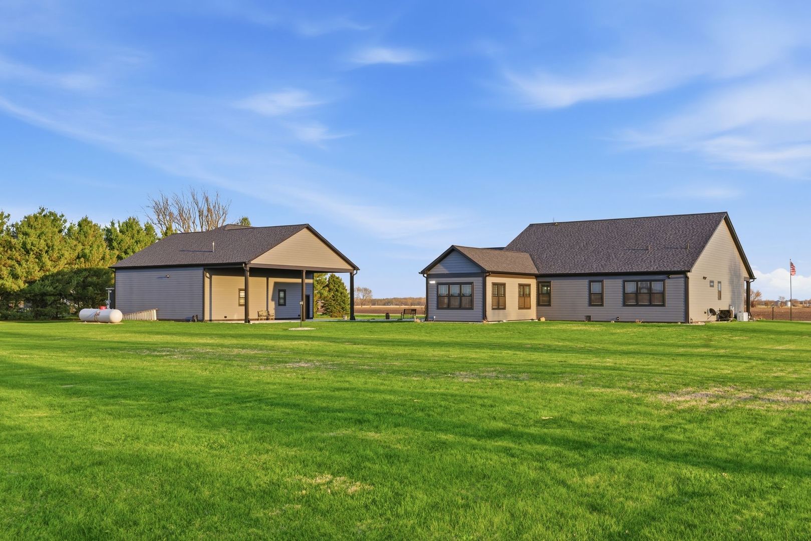 2401 N 4350th Road, Sheridan, IL 60551