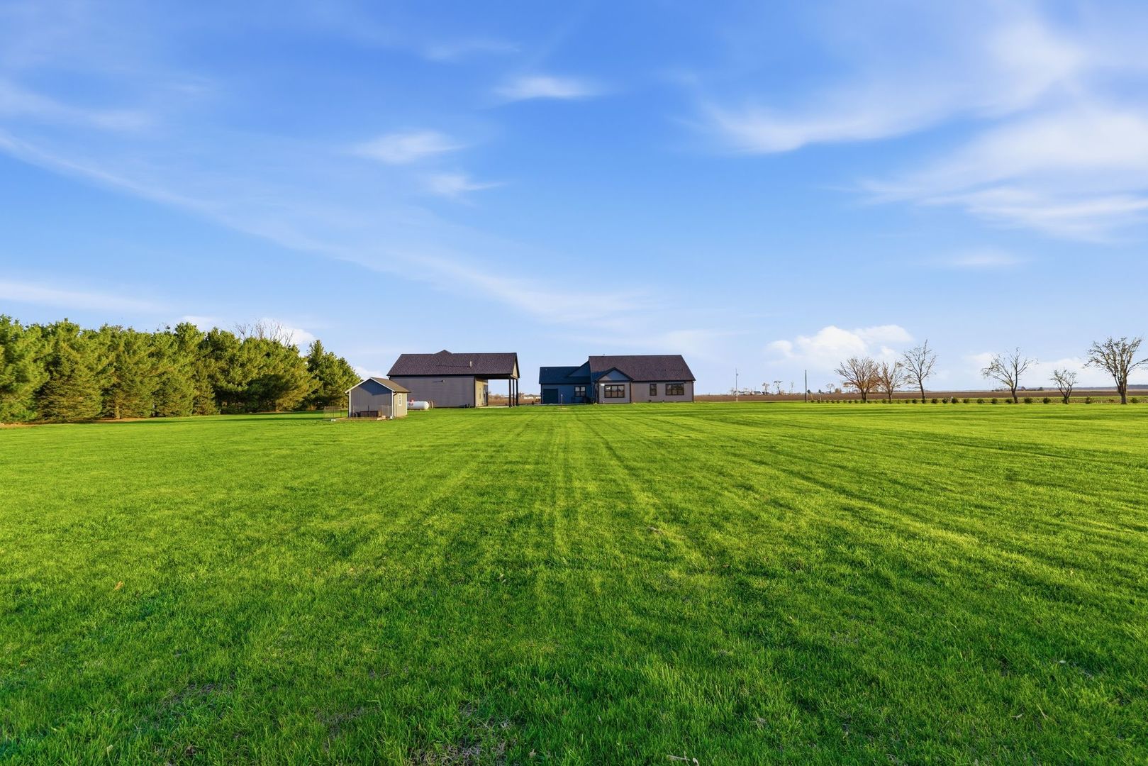 2401 N 4350th Road, Sheridan, IL 60551