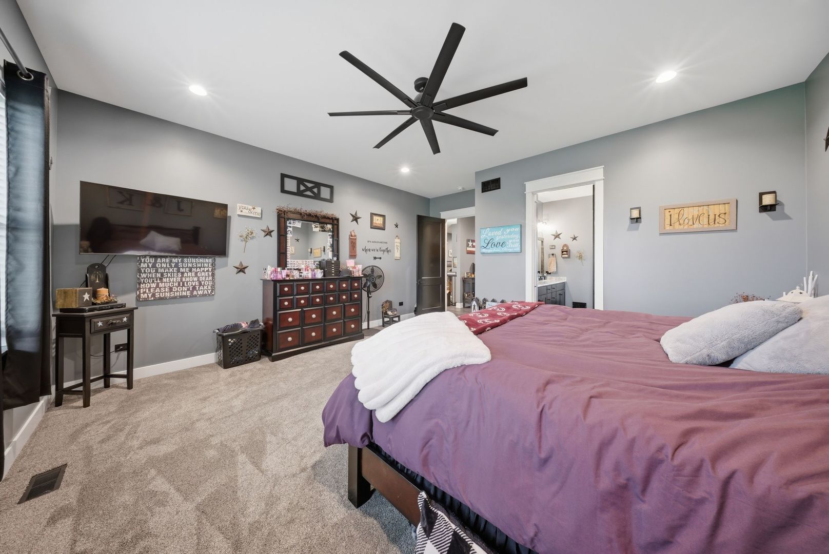 2401 N 4350th Road, Sheridan, IL 60551