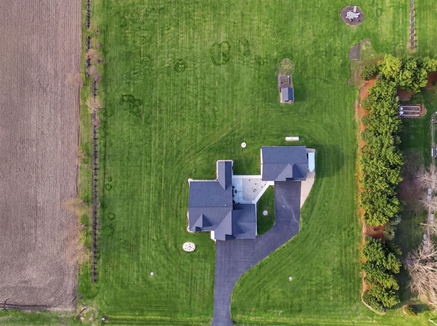 2401 N 4350th Road, Sheridan, IL 60551