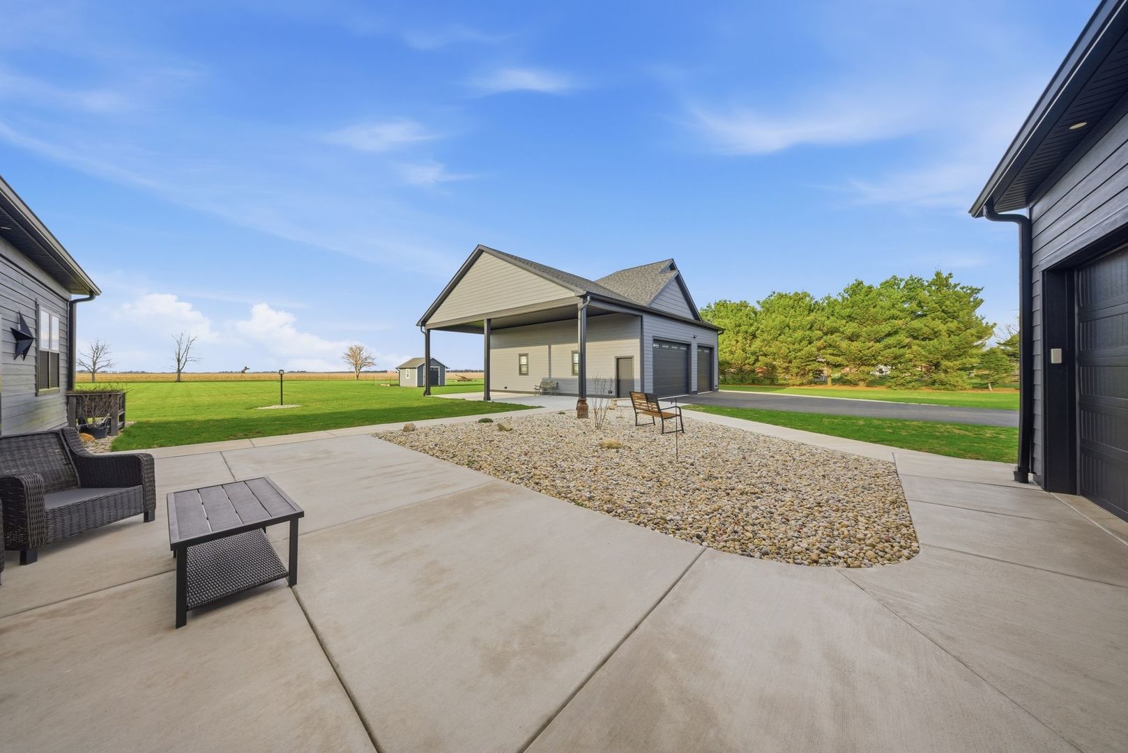 2401 N 4350th Road, Sheridan, IL 60551