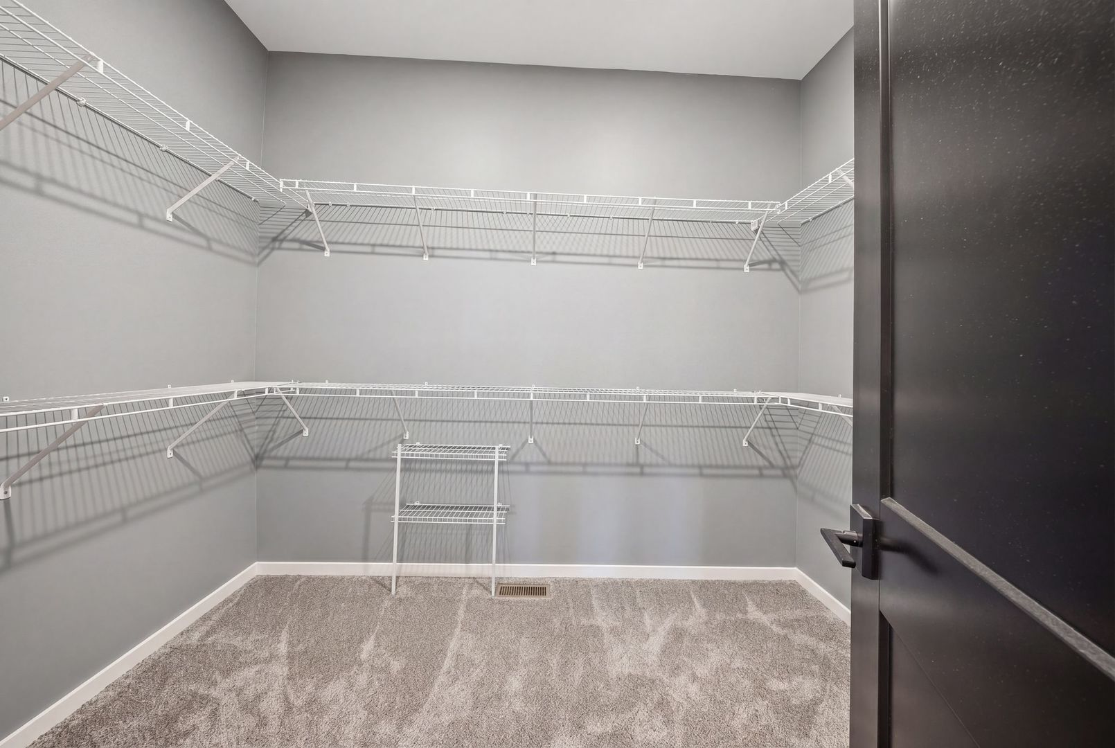 2401 N 4350th Road, Sheridan, IL 60551