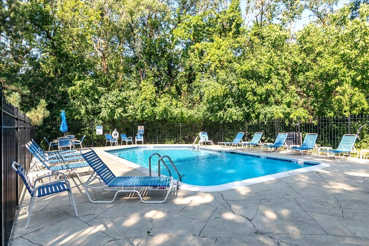 1414 Pebblecreek Drive, Glenview, IL 60025