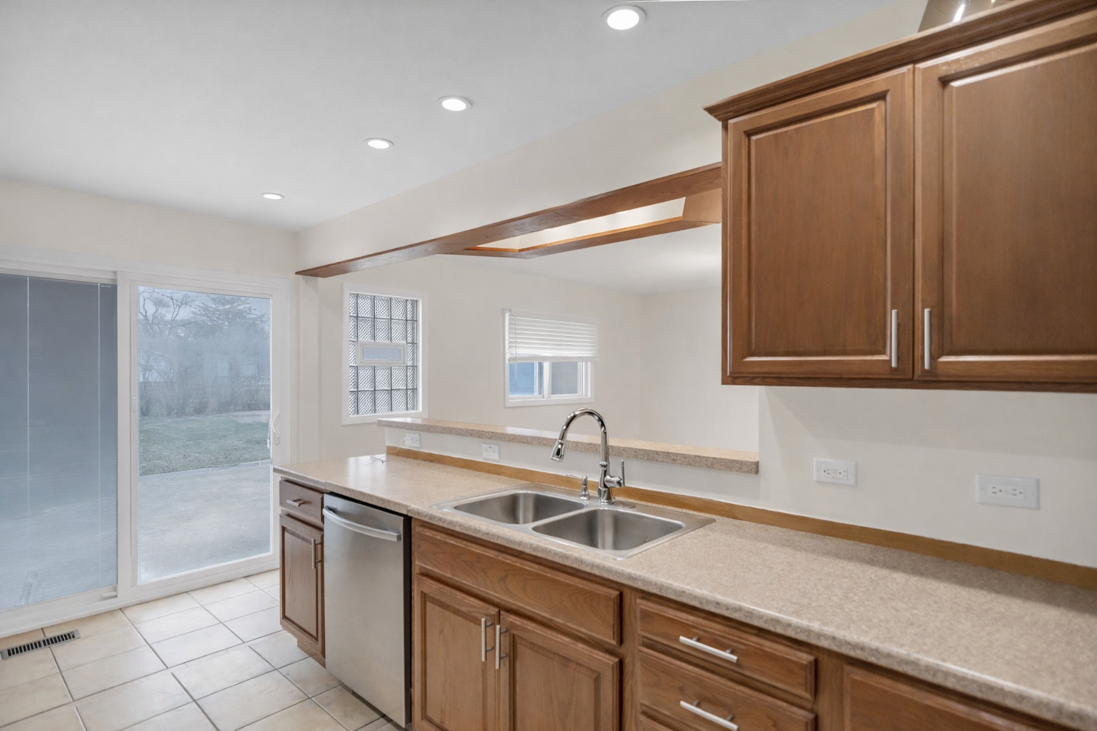 705 Cumberland Street, Hoffman Estates, IL 60169