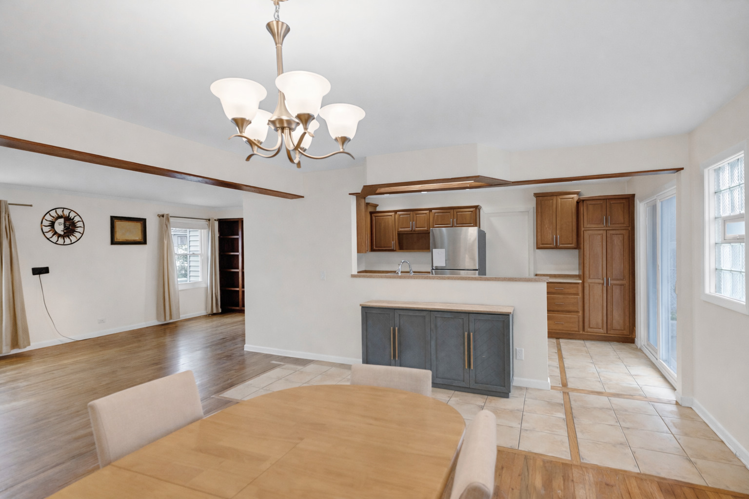 705 Cumberland Street, Hoffman Estates, IL 60169