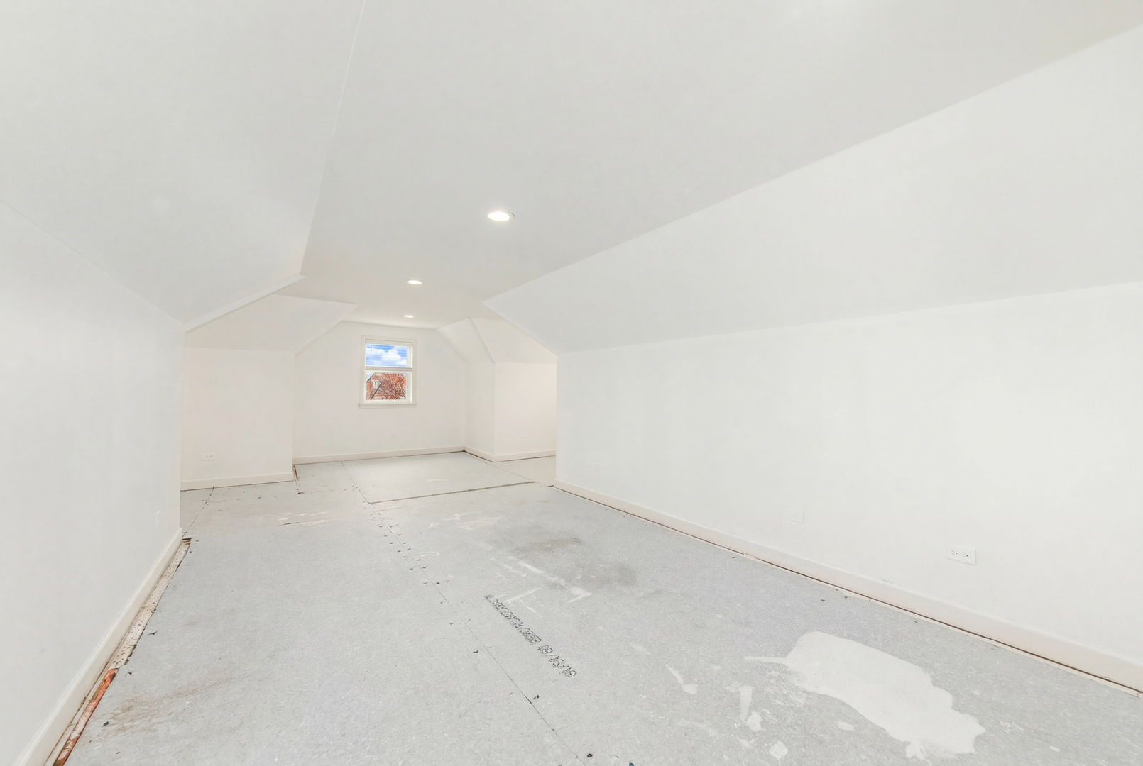 5158 W Carmen Avenue, Chicago, IL 60630