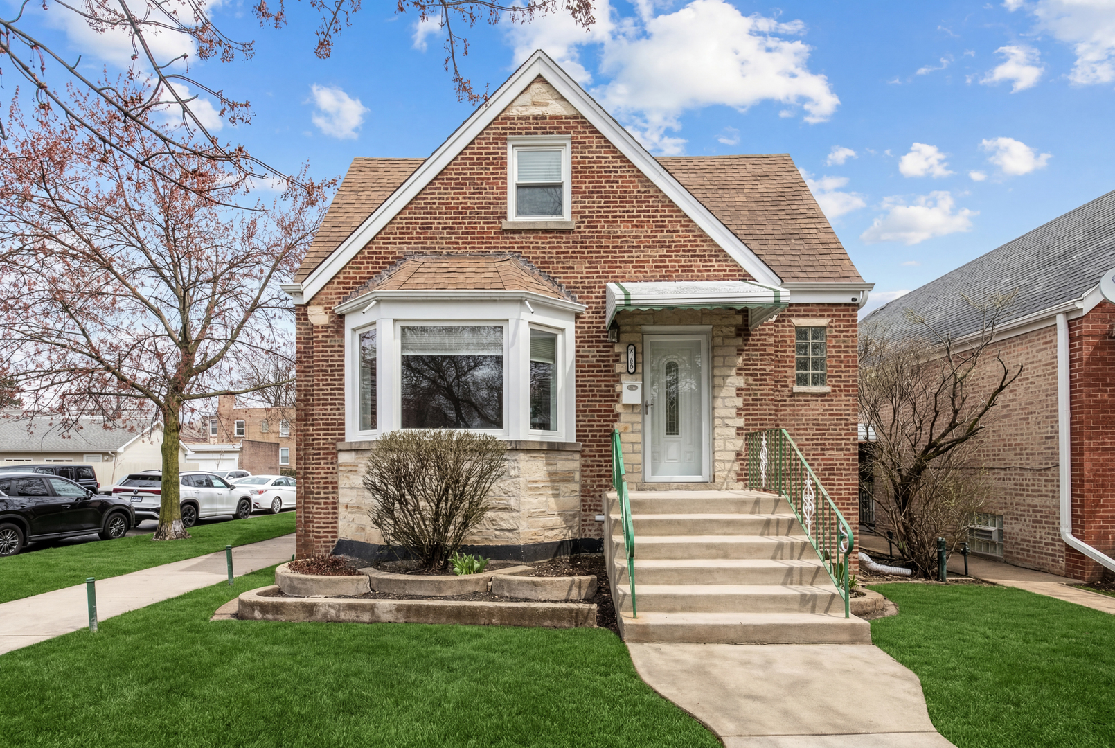 5158 W Carmen Avenue, Chicago, IL 60630