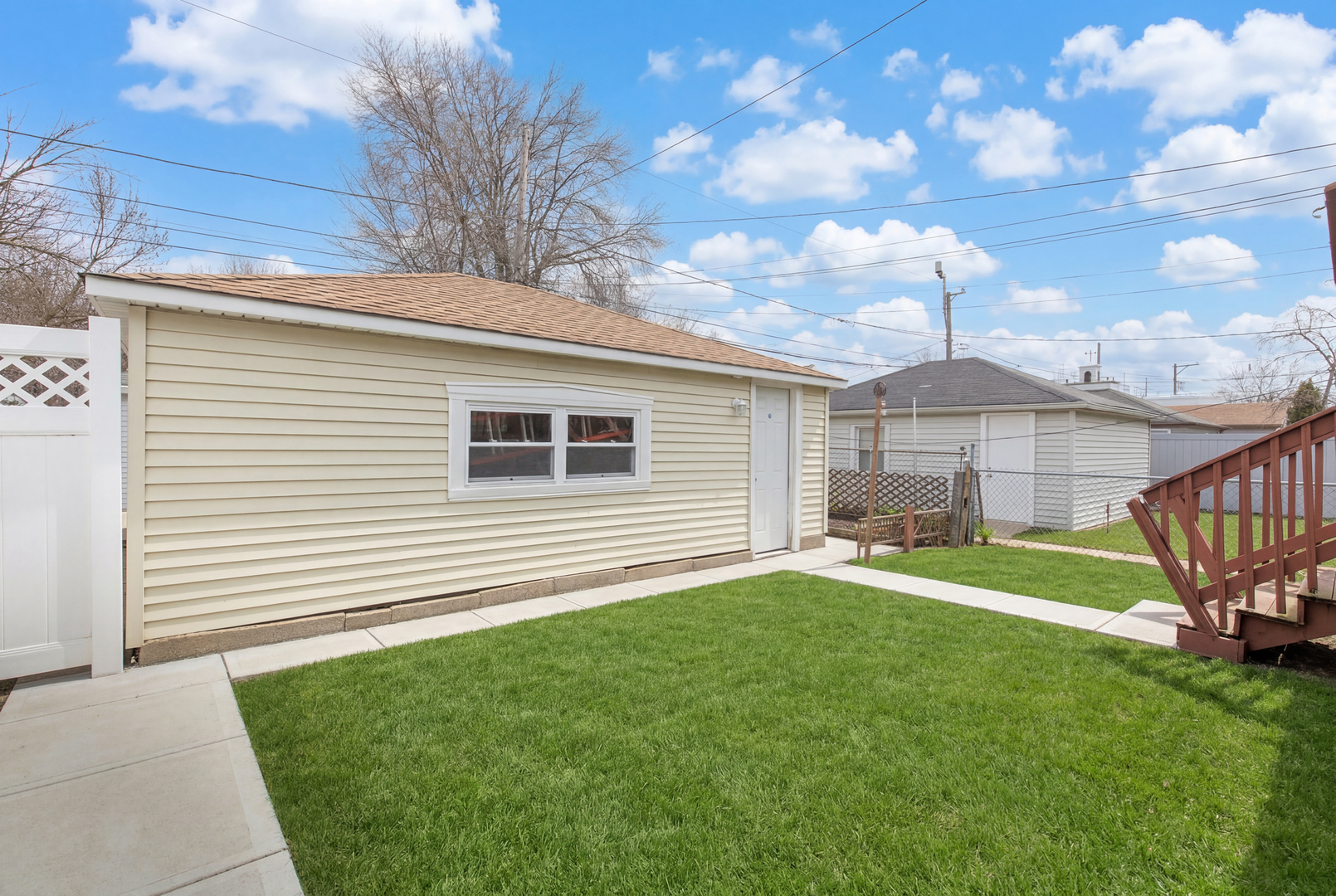 5158 W Carmen Avenue, Chicago, IL 60630